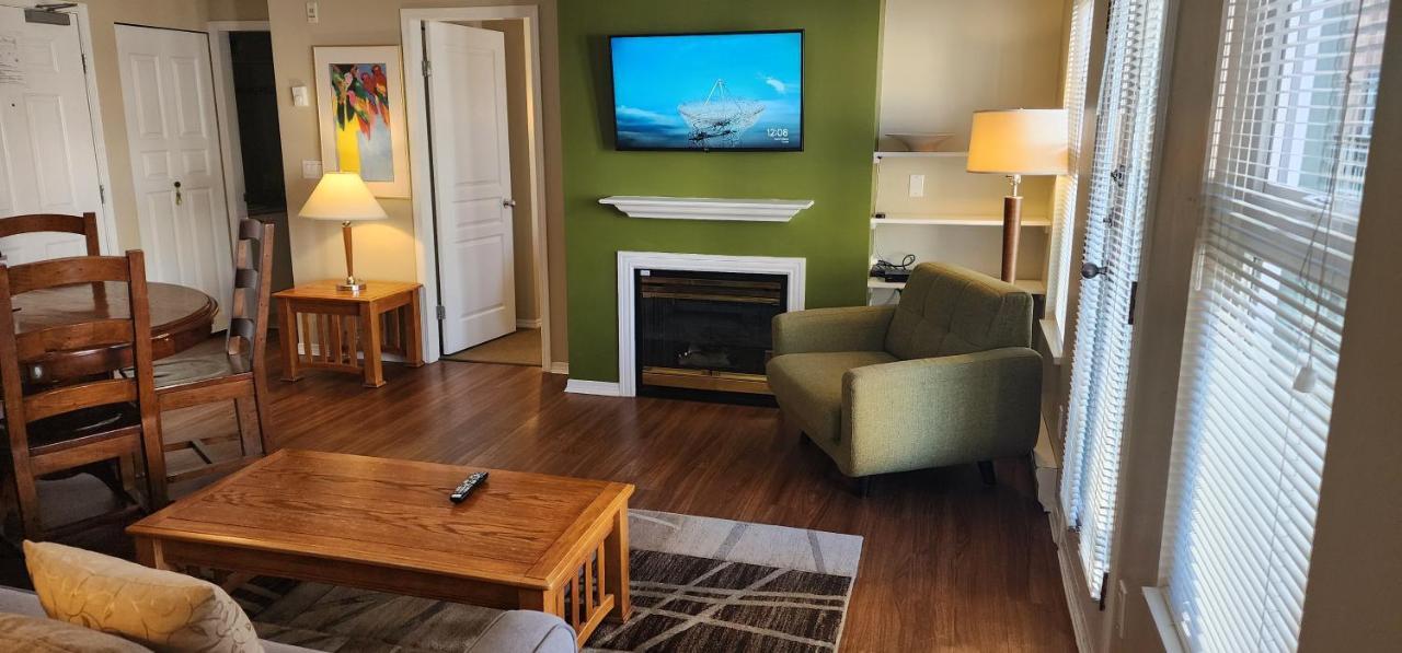 Times Square Suites Hotel Vancouver Bagian luar foto