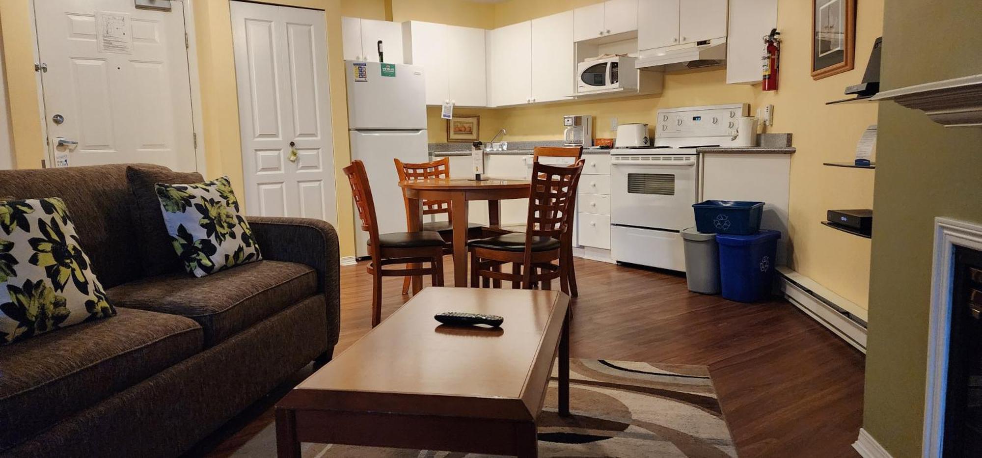 Times Square Suites Hotel Vancouver Bagian luar foto