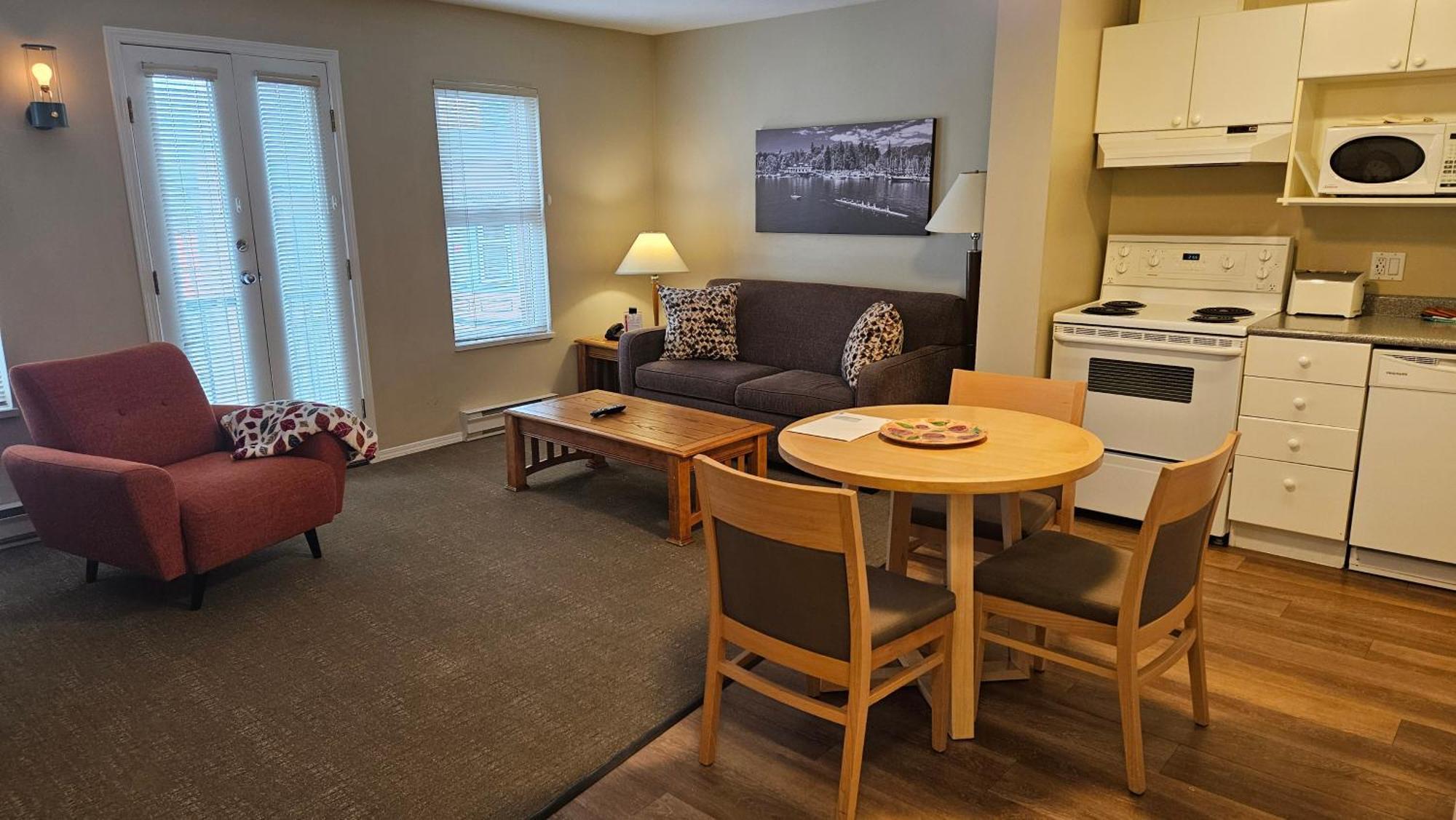 Times Square Suites Hotel Vancouver Bagian luar foto