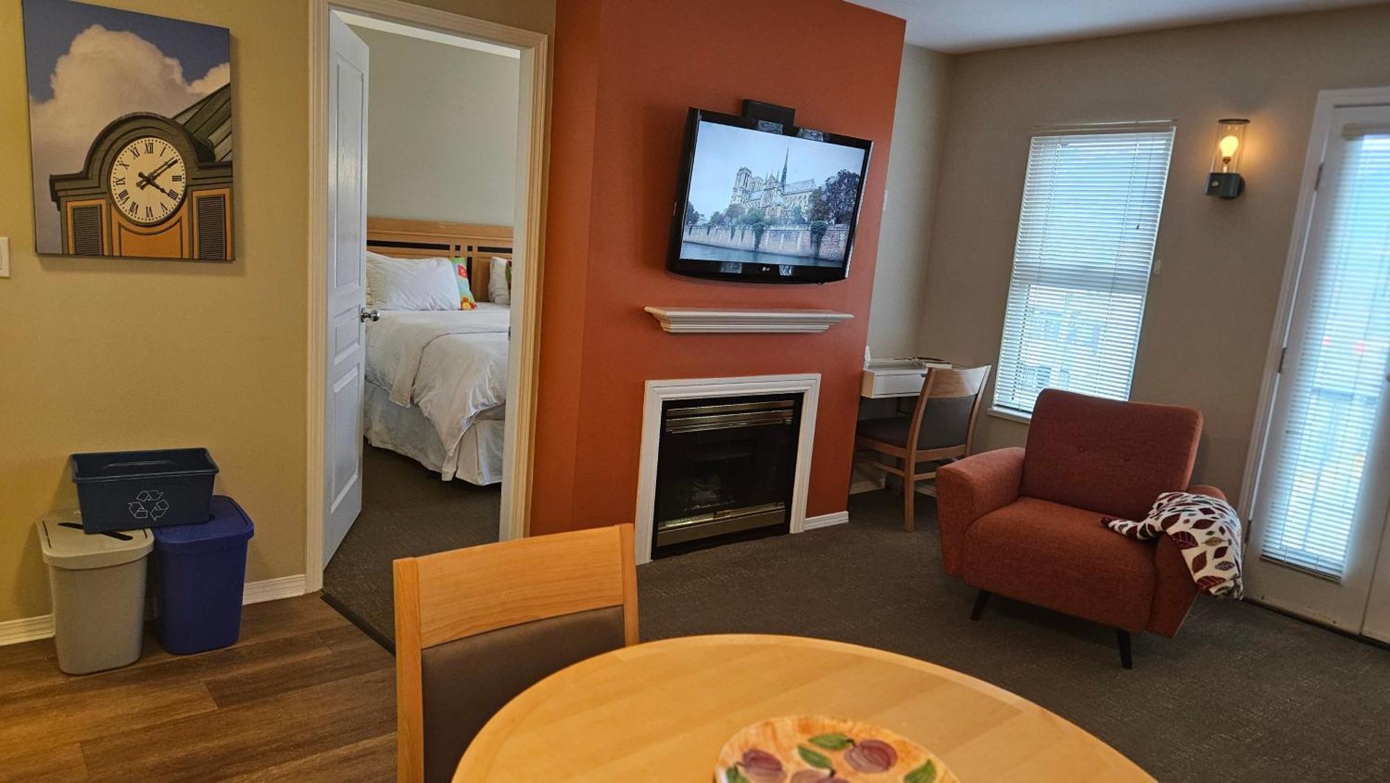Times Square Suites Hotel Vancouver Bagian luar foto