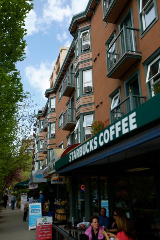 Times Square Suites Hotel Vancouver Bagian luar foto